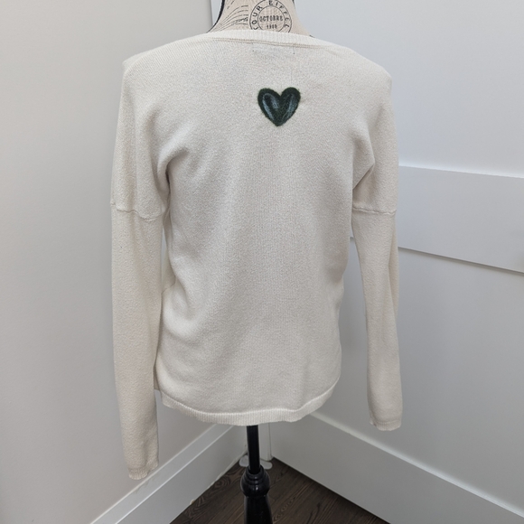 Barbie-inspired v-neck sweater soft with embroidered hearts and stars - Picture 2 of 4